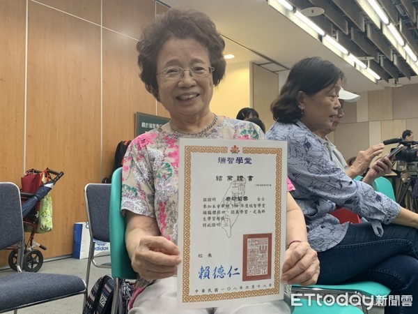 照顧家人陷兩難！唐從聖為81歲老母「數度崩潰想離開」　忍淚勸「早點送安養院」：對大家都好