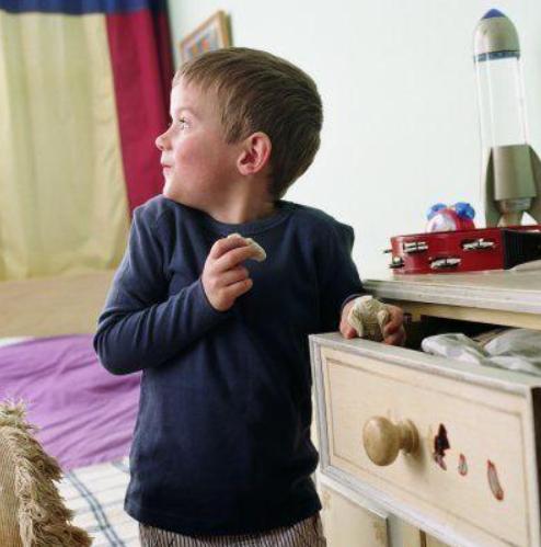 不只有打駡！孩子「偷拿錢包100元 」  媽媽不當面揭穿「超暖處理教育孩子」錢再沒少過：太棒了