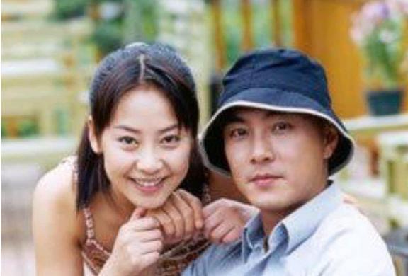 搬家賣豪宅！張衛健曝晚餐「滿桌菜看不到肉」簡樸度日　當年結婚「妻穿二手婚紗」泛淚謝她不離不棄