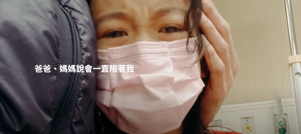 生命小鬥士！11歲女孩抗癌掉髮「治療手背皆傷」淚崩：為何是我　勇敢轉念「全家樂觀抗病」熬過最辛苦階段