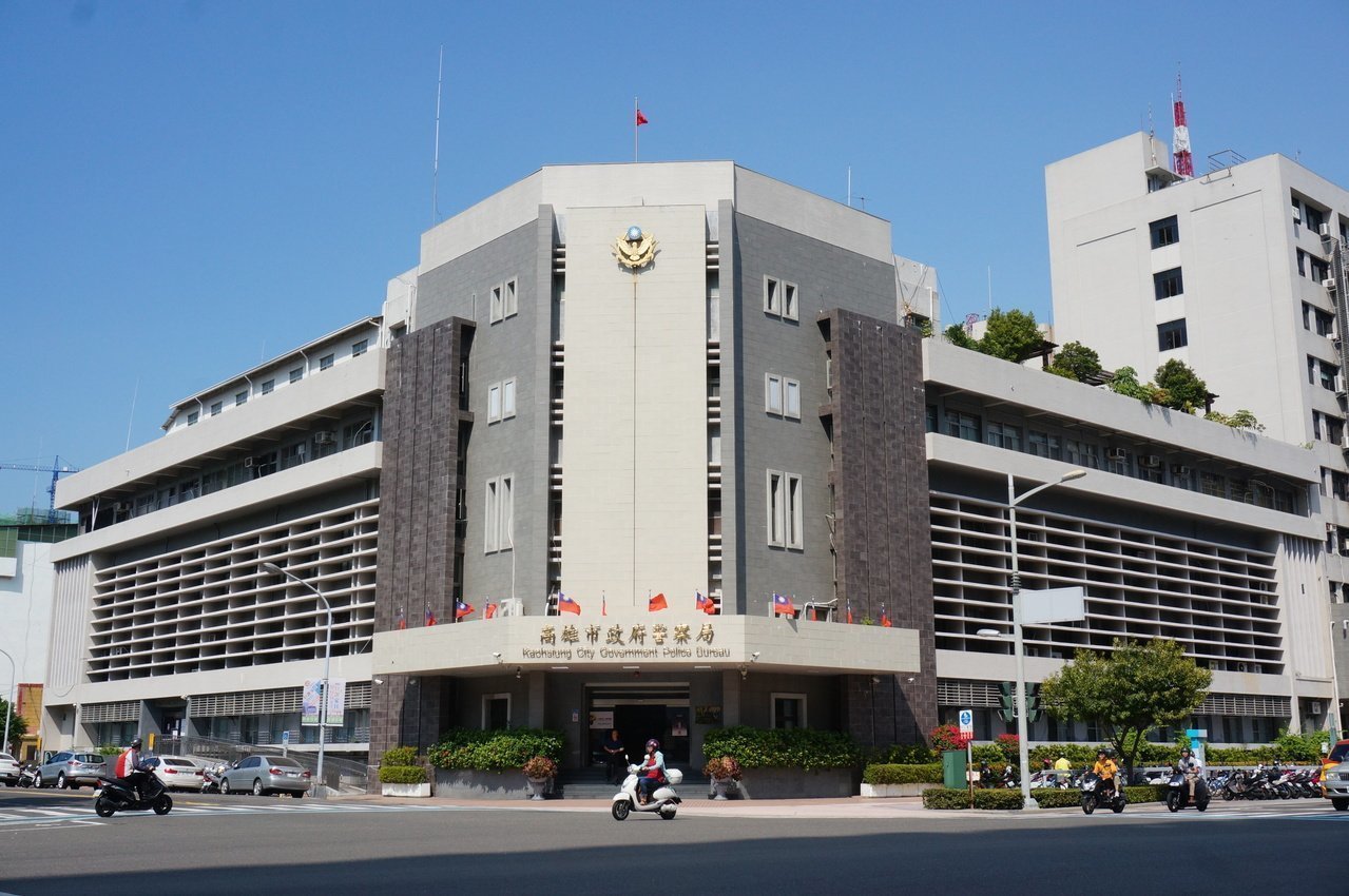 一個字都看不懂！收到罰單「比鬼畫符還潦草」網愣：乩童轉職？　警方決定出手「花370萬拯救波麗士」