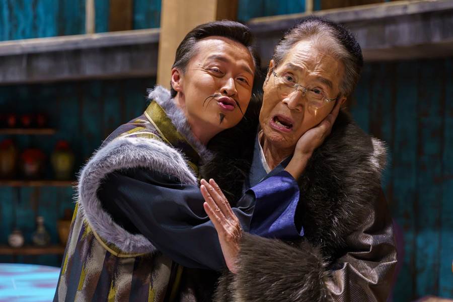 隔5年再復出！石英進劇組「興奮到睡不著覺」歡慶78歲生日　謝當年孝子「捐肝救父」：沒有他我無法活
