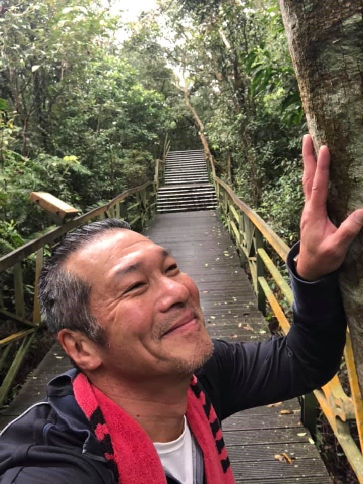 62歲黃仲崑想隱居山林「自然養生有一套」靠爬山健身　「堅持3低飲食」曝獨特保養秘訣：和兒子當交心好友