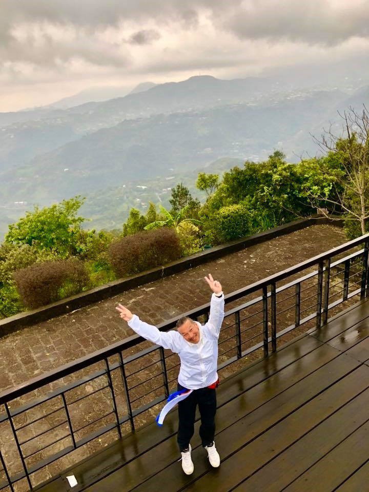 62歲黃仲崑想隱居山林「自然養生有一套」靠爬山健身　「堅持3低飲食」曝獨特保養秘訣：和兒子當交心好友