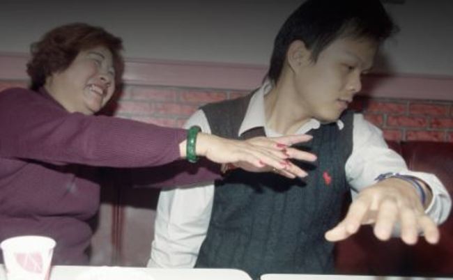 記得小鄭與莉莉嗎？當年「49歲嫁18歲老少配」不到一年就離婚　女方曝近況「受盡挫敗」：我還在贖罪