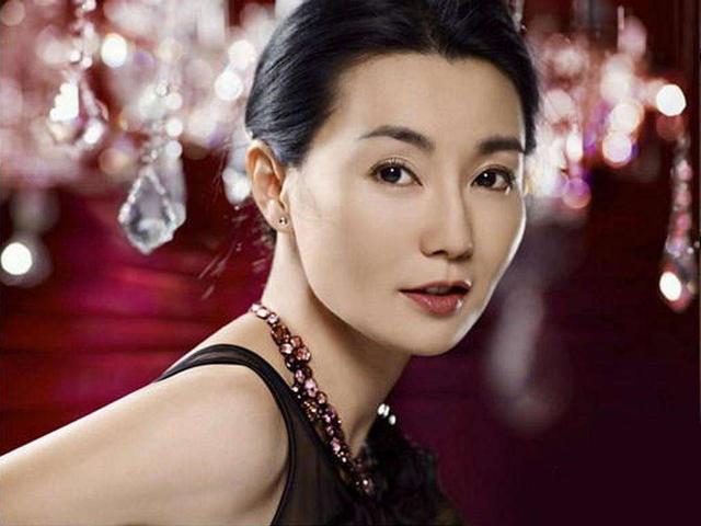 不願將就！56歲張曼玉「11段戀情全失敗」仍選擇做自己   被嘲美貌不再也絲毫不懼「坦然接受臉上皺紋」自然老去