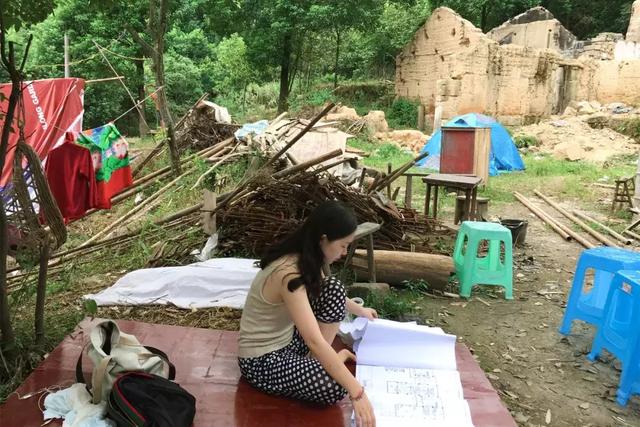 堅持不造路！女兒「想與父母同住」山中隱居開民宿　一家四口「3年零收入」天天漫步百年古道