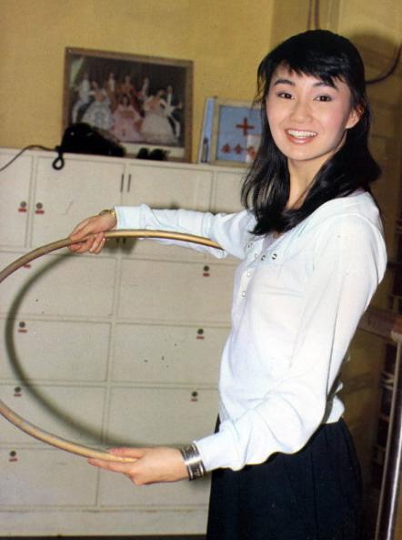 不願將就！56歲張曼玉「11段戀情全失敗」仍選擇做自己   被嘲美貌不再也絲毫不懼「坦然接受臉上皺紋」自然老去
