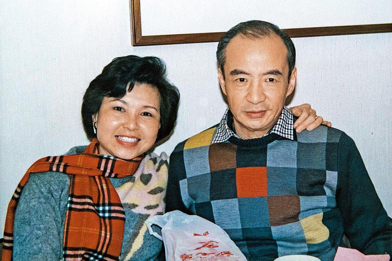 一生最痛！紀露霞淚曝「尋失智尪2年」卻等到噩耗：不敢唱《望你早歸》　80歲學會堅強「當作家談夫妻情」看開過往