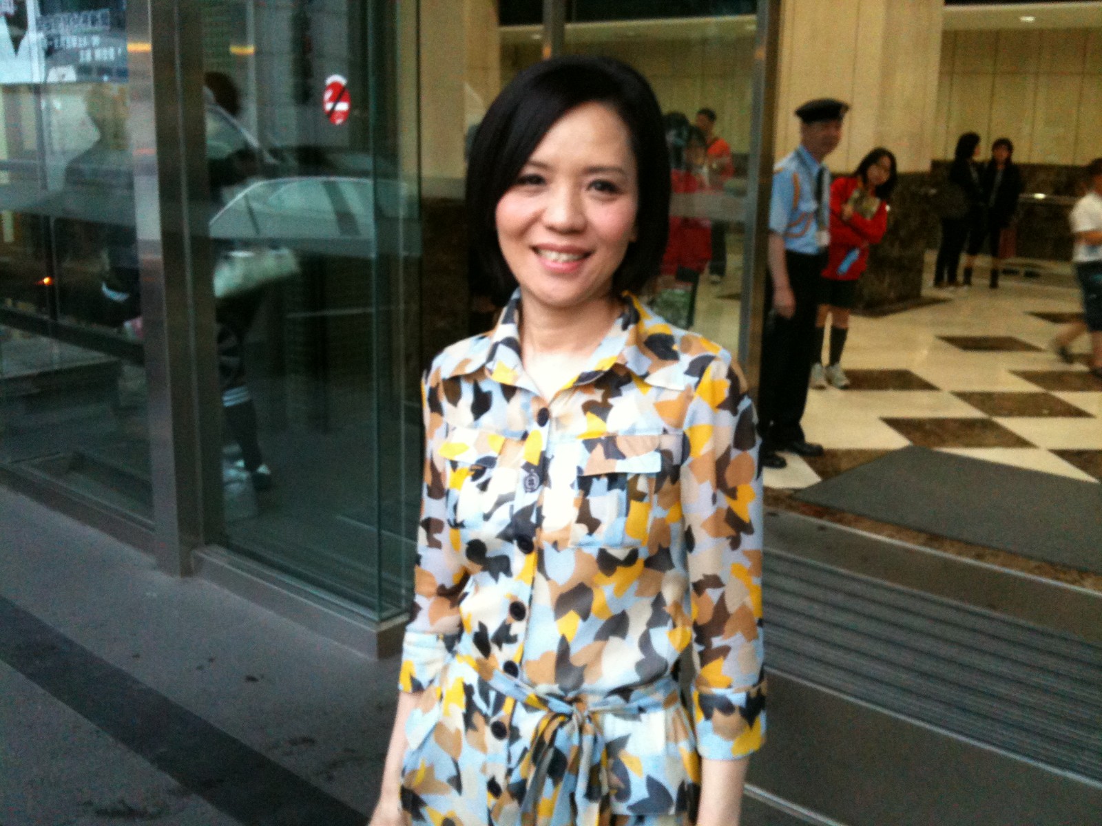 唱紅台北的天空！昔歌壇女神淡出嫁美國「54歲高齡喜獲愛子」現況曝光　「老公身分不簡單」驚是華人之光