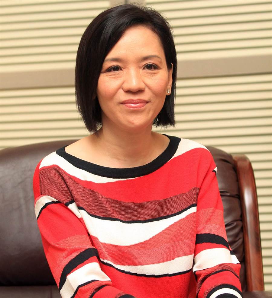 唱紅台北的天空！昔歌壇女神淡出嫁美國「54歲高齡喜獲愛子」現況曝光　「老公身分不簡單」驚是華人之光