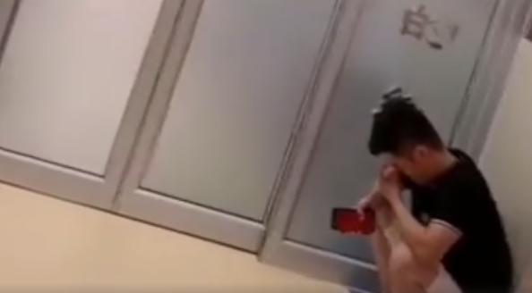22歲準媽媽生孩子！產房外4個男人「都自稱是孩子爸爸」驚呆眾人   媽媽「順產後得知」淚流滿面  ：謝謝你們