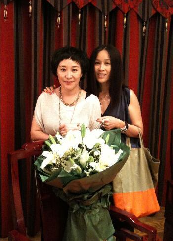 姊妺闖天下！歌后那英「親姐多年背後支持」兩人性格大不同　外表凍齡溫婉淑慧「被妹妹心上人告白」