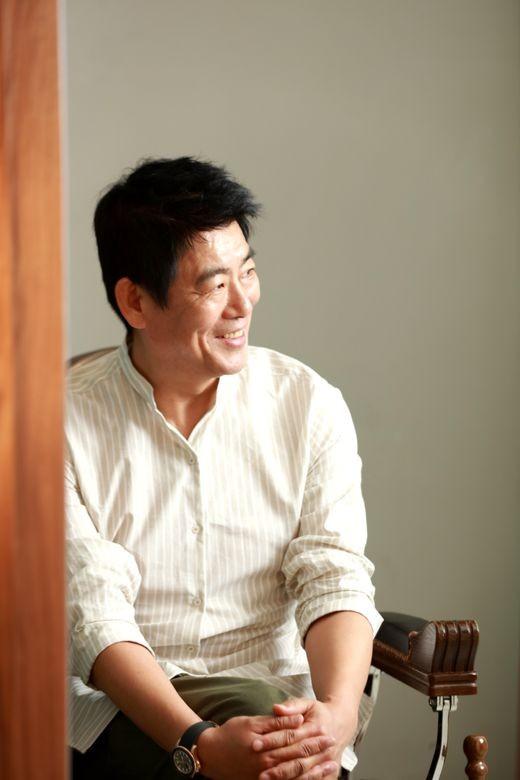 童年因私生子身份不幸「父親缺席56年」 生意失敗欠錢「10年低谷妻子無悔陪伴」