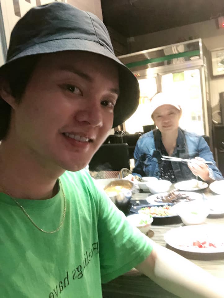 演藝圈孝子！許富凱憶「帶父搭人生第一次飛機」孝親行程曝光　為父深情告白「想再跟兒出國」一切都值了