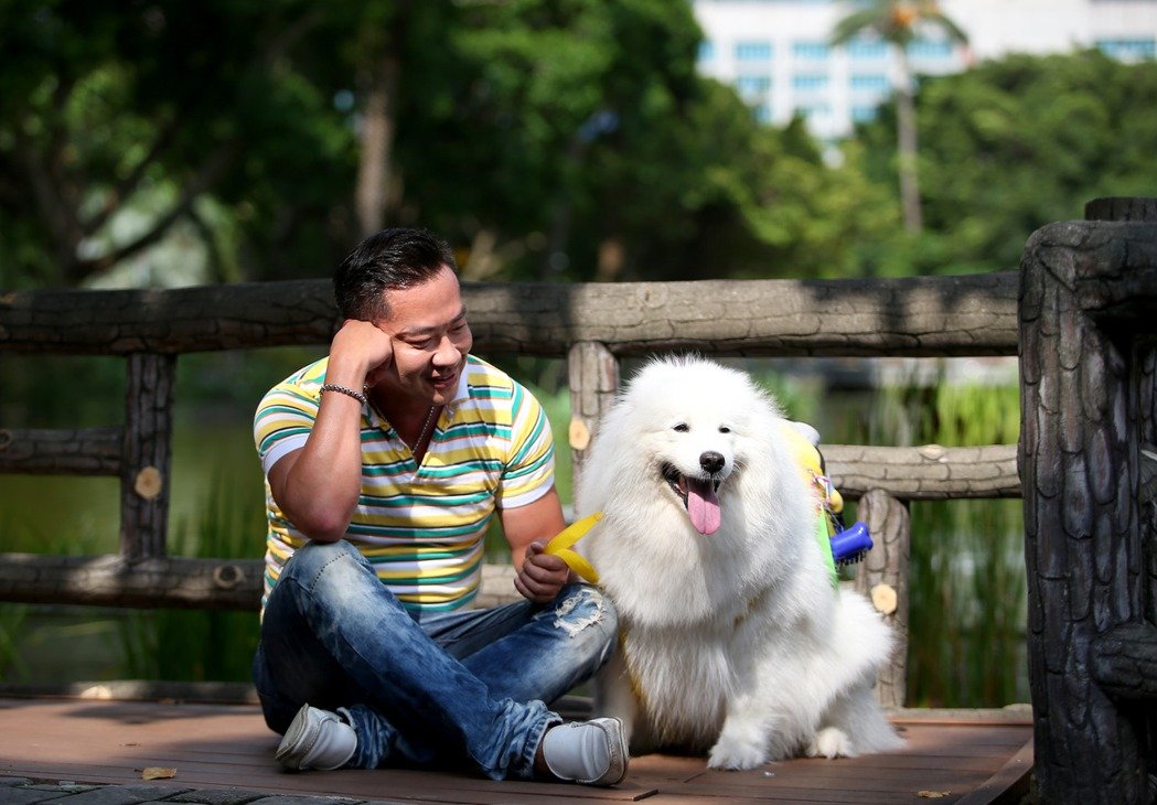 江俊翰憶低潮「全靠愛犬撐過」無聲陪伴不求回報　扛一家五口生計「不捨80歲老母吃苦」：她從沒想過放棄我