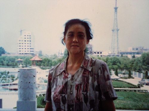 女子為名利「27歲嫁76歲軍官」被丈夫體貼感動　細心照顧晚年「放棄所有遺產」夫走後剃度出家