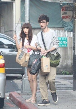周傳雄愧認「曾對感情不忠」被抓到也無感　婚後大轉變「財產全過戶」坦言被愛妻收服：下輩子還要在一起