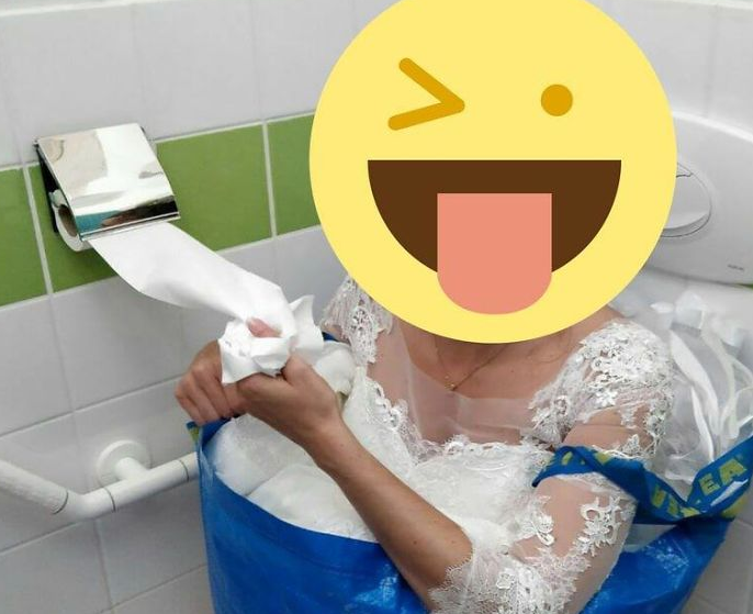 婚紗又長又澎「該如何上廁所」才不會弄濕？　智慧王新娘「用購物袋神破解」網狂讚：根本女人的救星