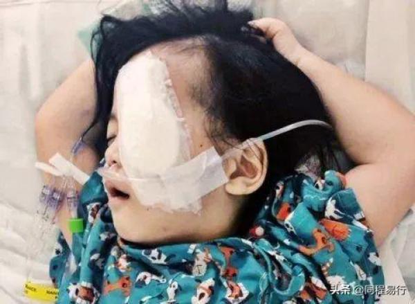 天生藍眼睛被棄！美國夫婦好心收養卻收到「健康警告」   用愛呵護「活成萬人羨慕的模樣」全網淚讃