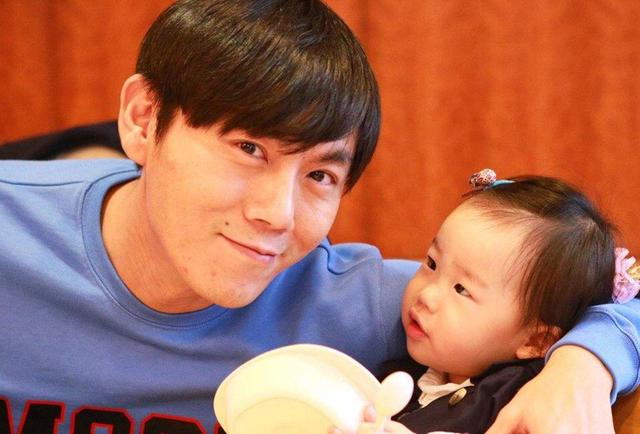 4歲女兒被男生欺負！伊能靜老公急哭：「真受不了」   想立馬飛台北討說法「秦媽一番勸導」被讃爆