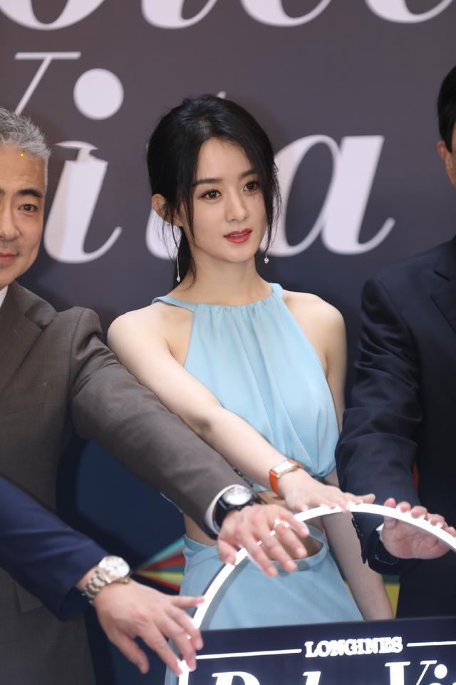 盈盈一握小蠻腰！趙麗穎穿「露臍裝」腰上綁根帶子，側面一馬平川惹鐵粉心疼：有40公斤？