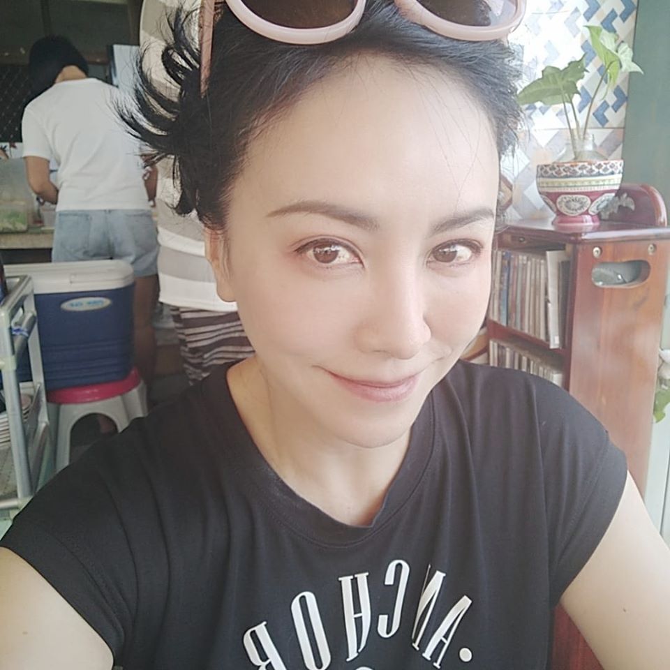 淡出演藝圈多年！58歲女星隱居台東「樂當農婦與世無爭」　穿夾腳拖「淨灘撿垃圾」毫無架子：喜歡現在的生活
