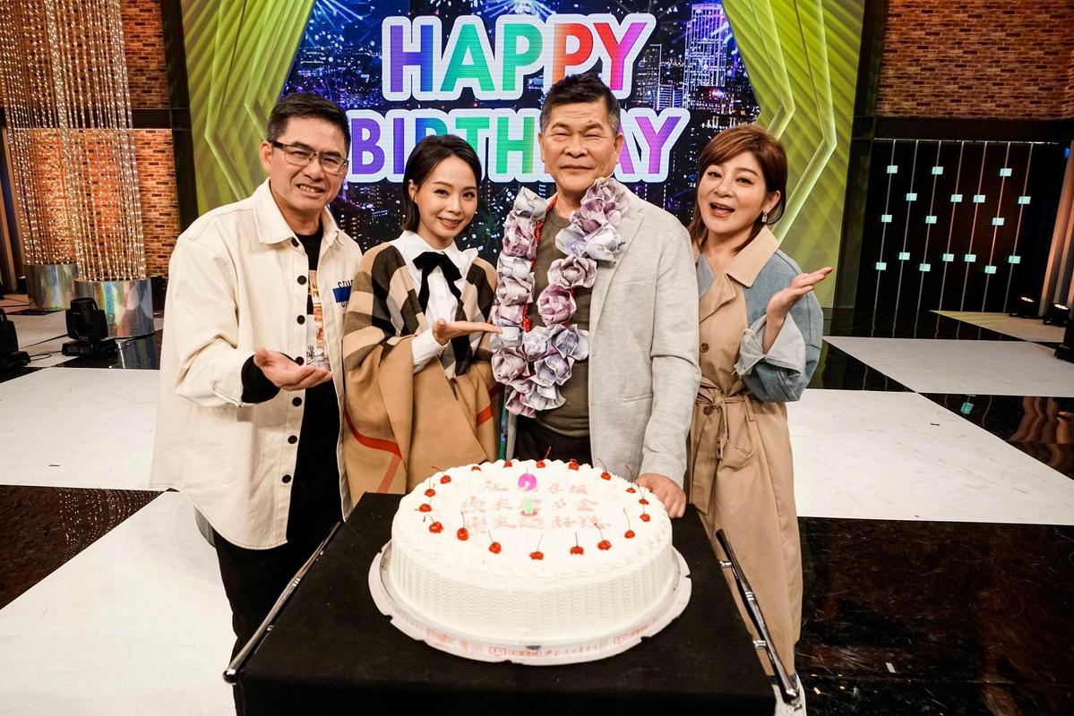 澎恰恰「打電話繫親子情25年」憾未能盡孝失智母　好想媽媽卻「僅找到一張合照」苦勸及時行孝