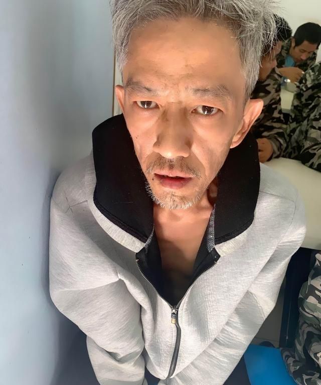 失憶回不了家！流浪漢自稱「住豪宅開名車」英文還超溜　一個月後「親友找上門」警方愣住：確實不簡單