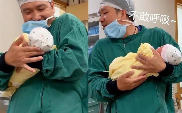 第一次抱嬰兒！新手寶爸們「各式奇葩抱姿」緊張到不敢呼吸     「偷地雷式」抱兒爸爸笑翻網友：嗚呼呼