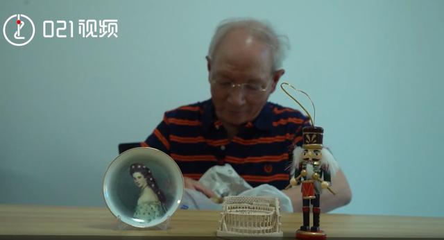 10年玩遍30國！孝女「花光積蓄帶病父圓夢」活在當下　「拍20本相簿留念」淚謝：最珍貴的財產