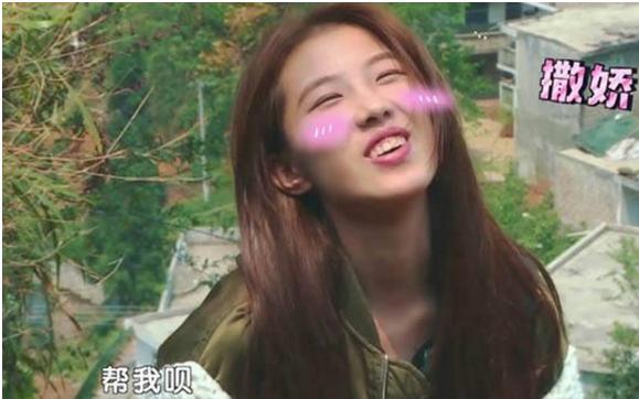 變味的富養女兒！16歲富家女「1天花銷46萬」反問：有錢不花幹嘛     媽媽每天「喂她吃飯穿衣」被寵成皇太后