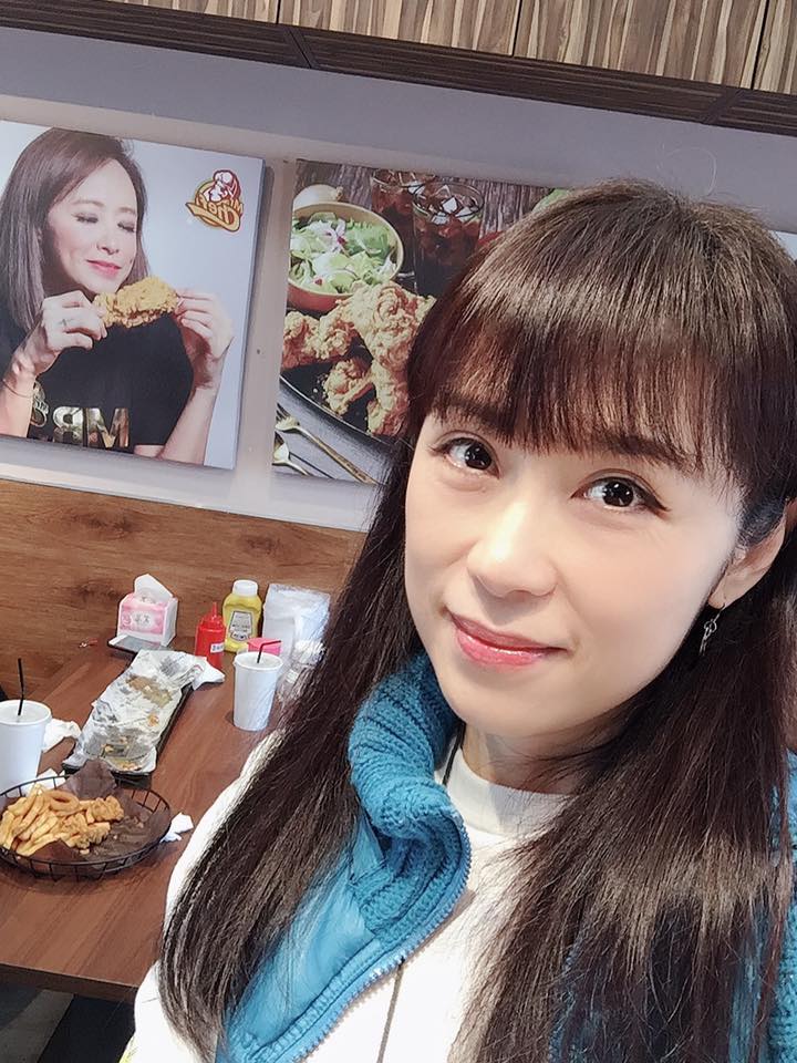 巔峰引退！花系列玉女歌手首吐「當紅離開內幕」嘆：患得患失　交往圈外男友10年無子「53歲超凍齡」