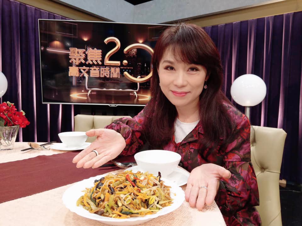 巔峰引退！花系列玉女歌手首吐「當紅離開內幕」嘆：患得患失　交往圈外男友10年無子「53歲超凍齡」