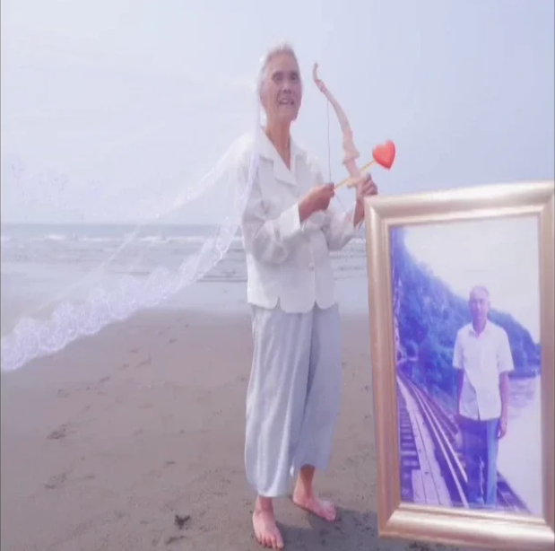 丈夫過世了！88歲奶奶披白紗「帶著遺照一起看海」　哽咽曝「2人從未拍婚紗照」：但他已把最好的給我