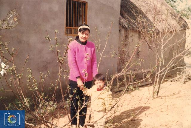 我，今年51歲，30年前嫁給我的老師，陪他開貨車跑運輸賣豬頭肉