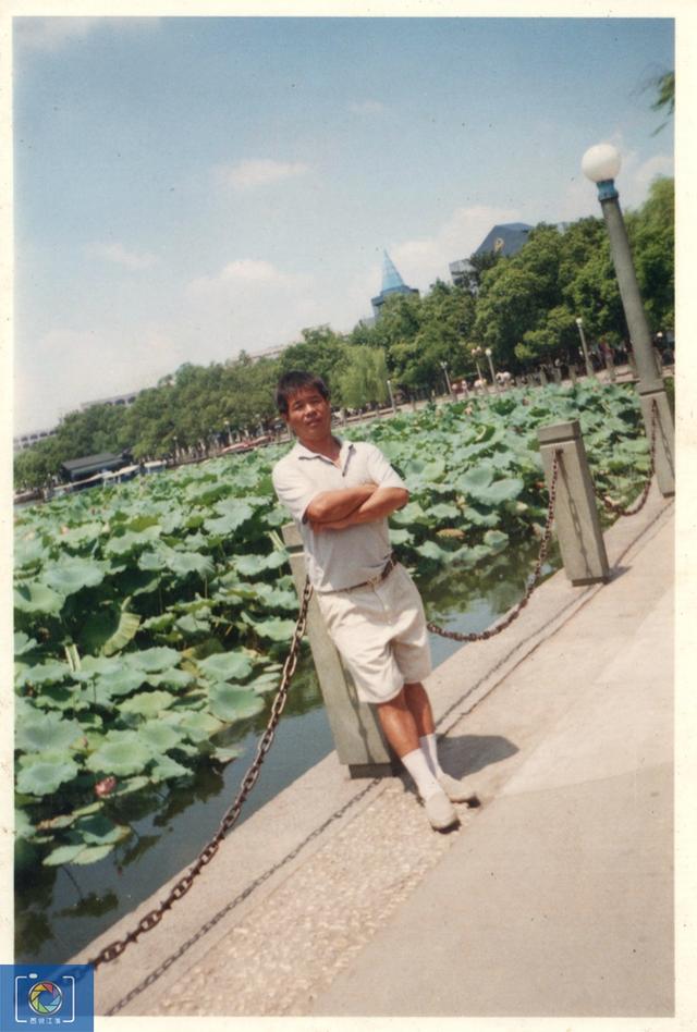 我，今年51歲，30年前嫁給我的老師，陪他開貨車跑運輸賣豬頭肉