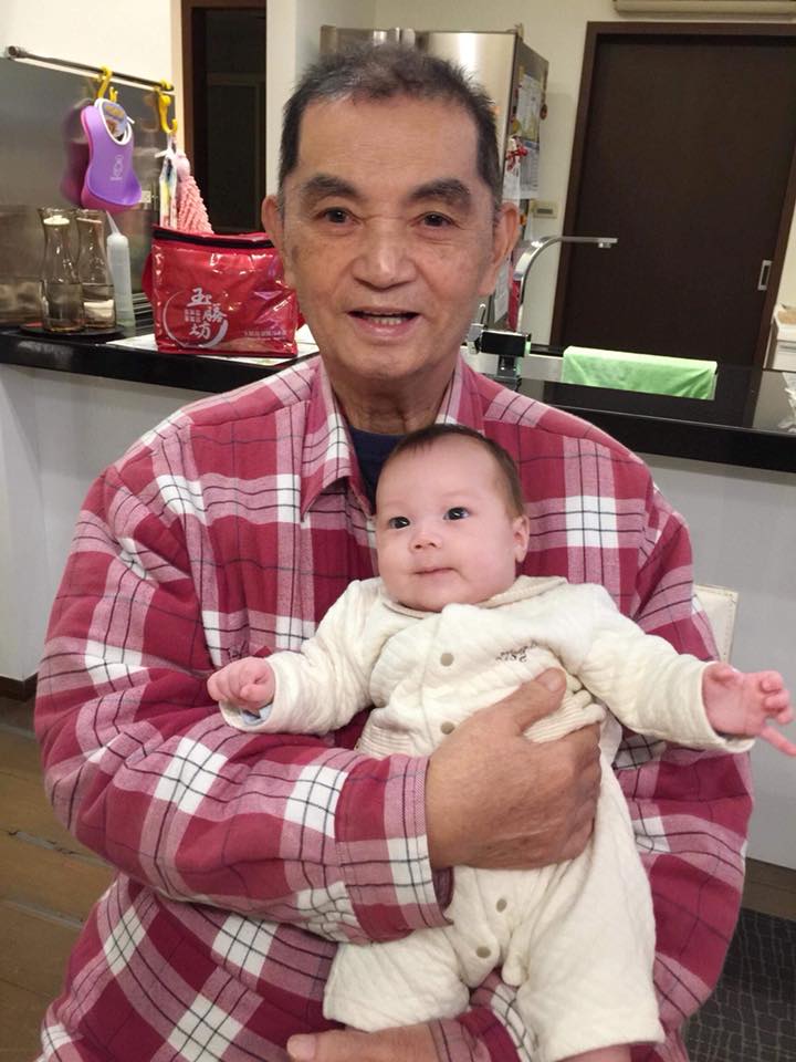伊正淚憶「忍痛簽放棄急救父親」崩潰：時空錯亂　轉念「雙親都接來家住」生前有好好盡孝