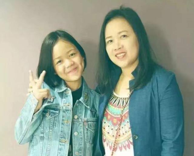 12歲生日買BMW送自己！她4歲學化妝11歲「登國際時裝周」  從小媽媽「超棒教育」被讚爆：想不成功都難