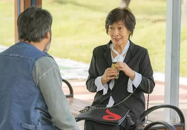 盡孝是本能！失智母「記不得丈夫孩子」生命倒數計時　用最後15年紀錄「不快樂也不恐懼」平靜離去