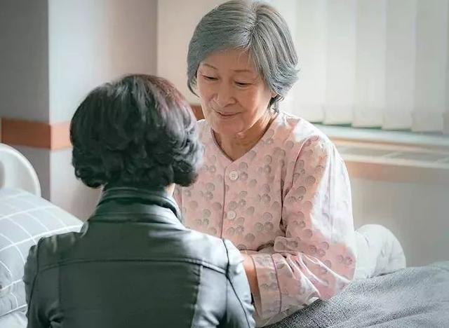 盡孝是本能！失智母「記不得丈夫孩子」生命倒數計時　用最後15年紀錄「不快樂也不恐懼」平靜離去