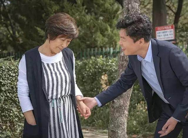 盡孝是本能！失智母「記不得丈夫孩子」生命倒數計時　用最後15年紀錄「不快樂也不恐懼」平靜離去