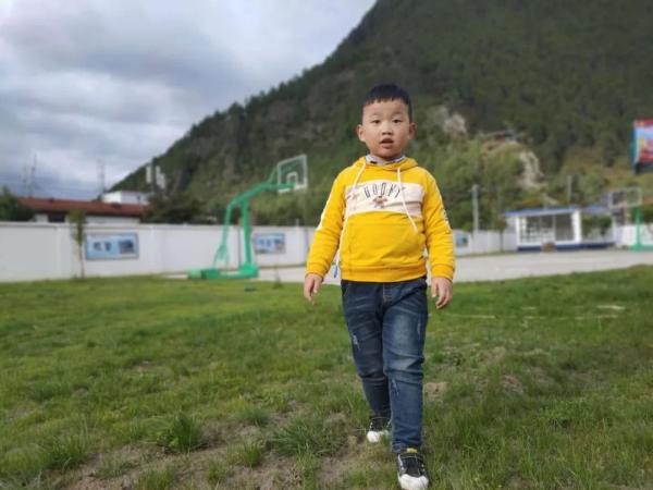 5歲兒替警父照顧媽媽「寫信吐真心話」：你不是好爸爸　期盼快點長大「想幫爸爸做更多」童言童語惹心疼
