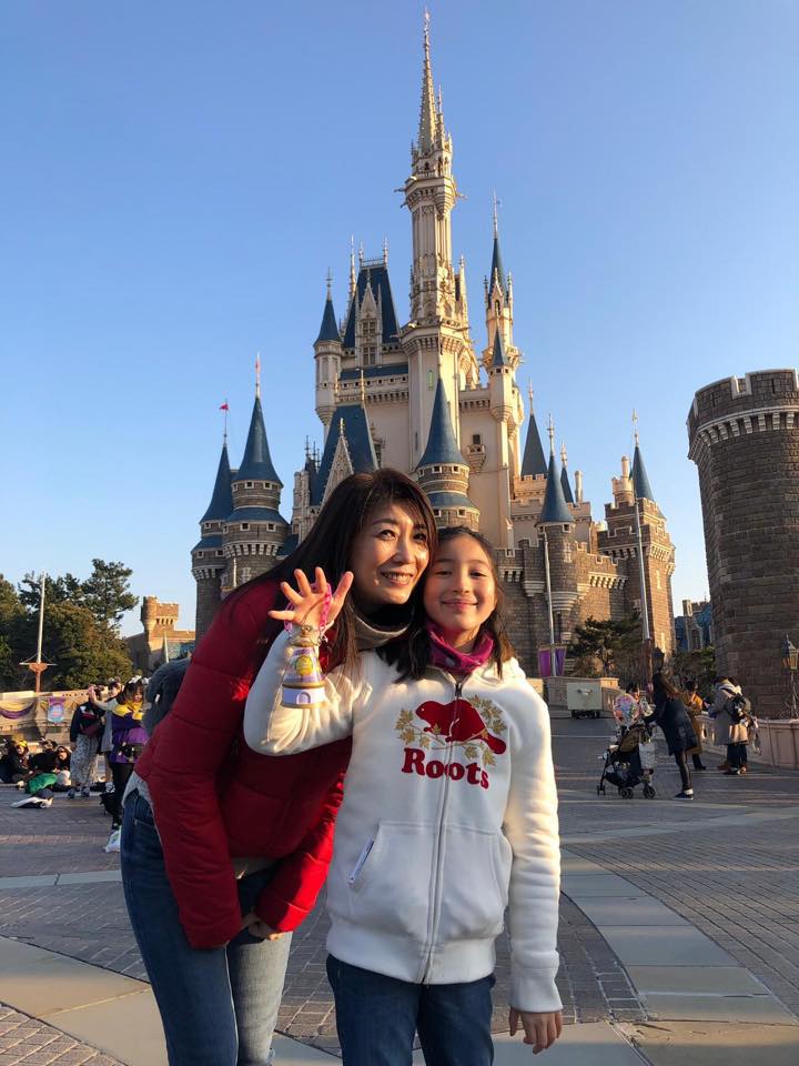 黃嘉千堅決不讓女兒「念貴族學校」　吐露小時候遭遇：「我怎麼長大，女兒就怎麼長大！」