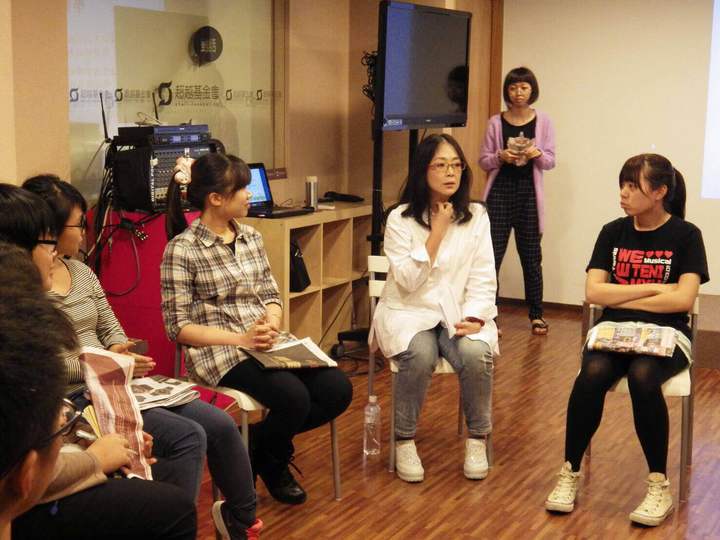 50歲重新歸零！趙永馨憶「雙親離開」打擊超大：明明前晚還聊天　重新追夢「念台藝大碩士」謝老公相伴