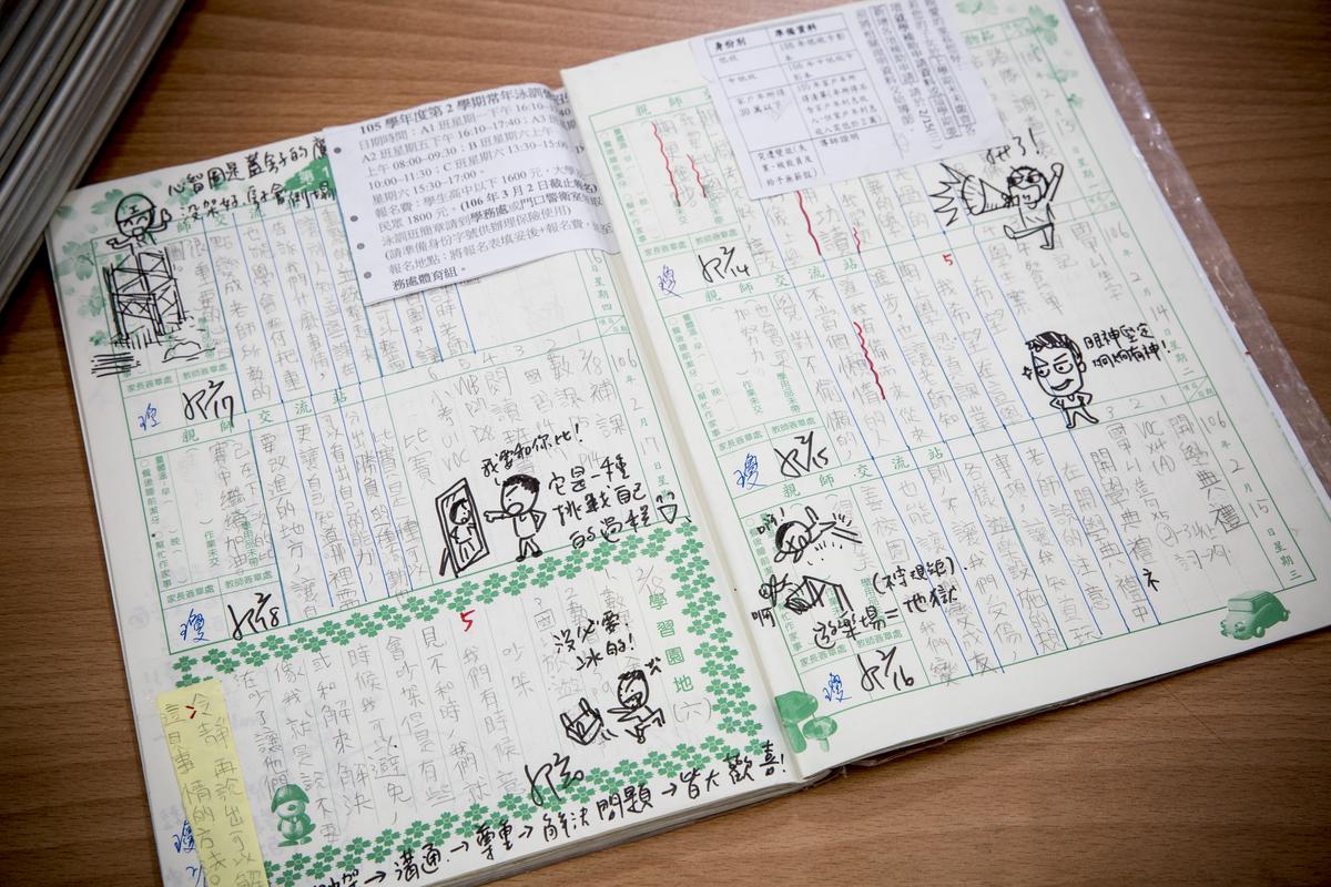 好想當他學生！國小師「用插畫代替評語」批改聯絡簿　Q萌畫風「小學生超買單」連家長都圈粉