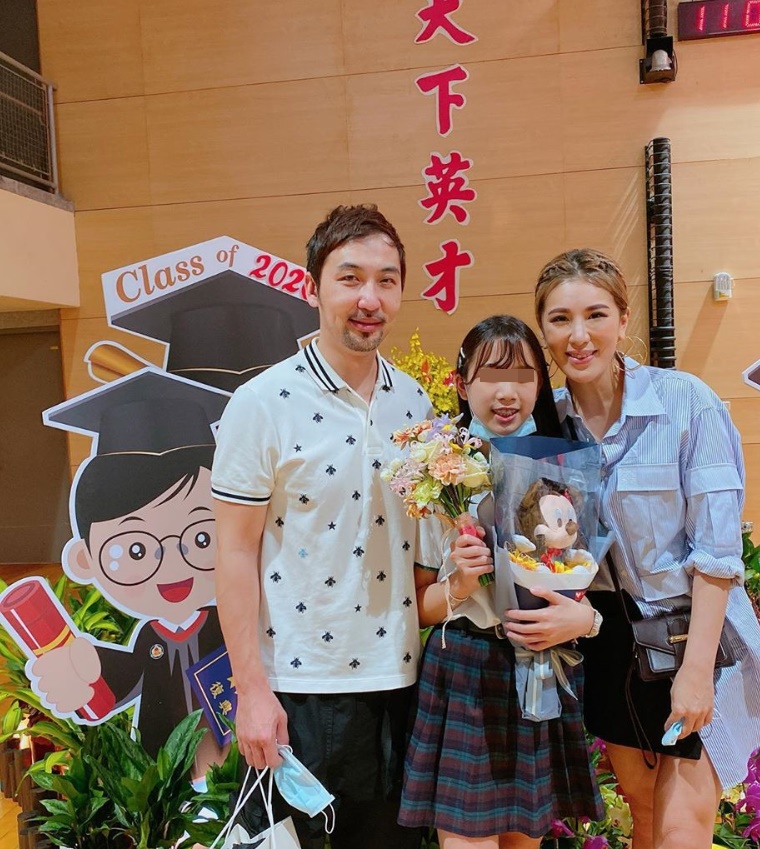 小禎「和李進良罕見同框」零偽裝現身愛女國小畢典！曬「女兒13年成長照」感嘆：時間過太快