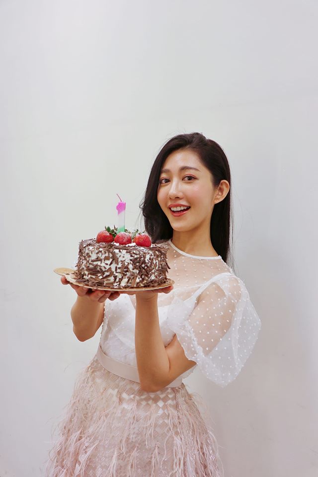 「本土劇林志玲」演藝圈浮沉6年「自責不夠紅」　生日淚崩「讓父母被嘲諷」：想當你們驕傲