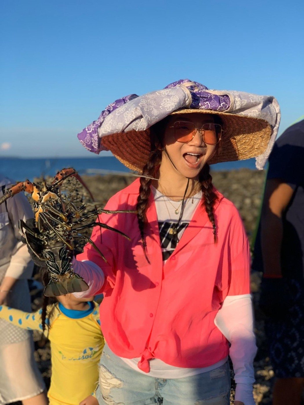 陶晶瑩全家離島遊「驚艷比峇里島還美」抓龍蝦超簡單　大讚「在地人情味」：台灣真的很美