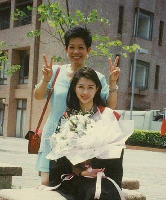 失智母病逝！林書煒憶「長照9年心痛」：認不得最愛的女兒　母臥床3年嘆「數十年母女情太短」